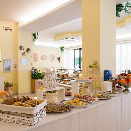 Hotel Miranda بيلاريا-إيجيا مارينا المظهر الخارجي الصورة