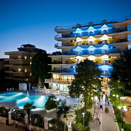 Hotel Miranda بيلاريا-إيجيا مارينا المظهر الخارجي الصورة