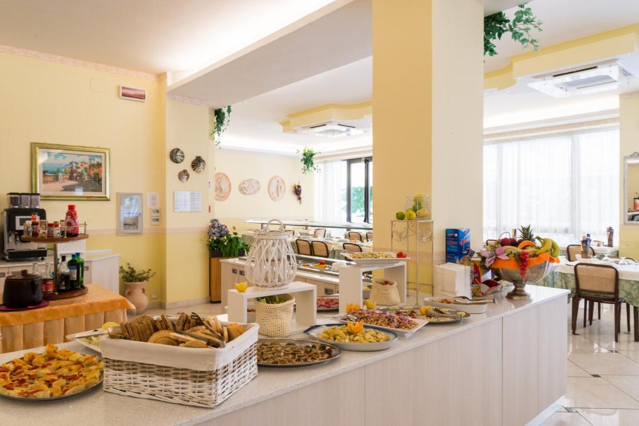 Hotel Miranda بيلاريا-إيجيا مارينا المظهر الخارجي الصورة