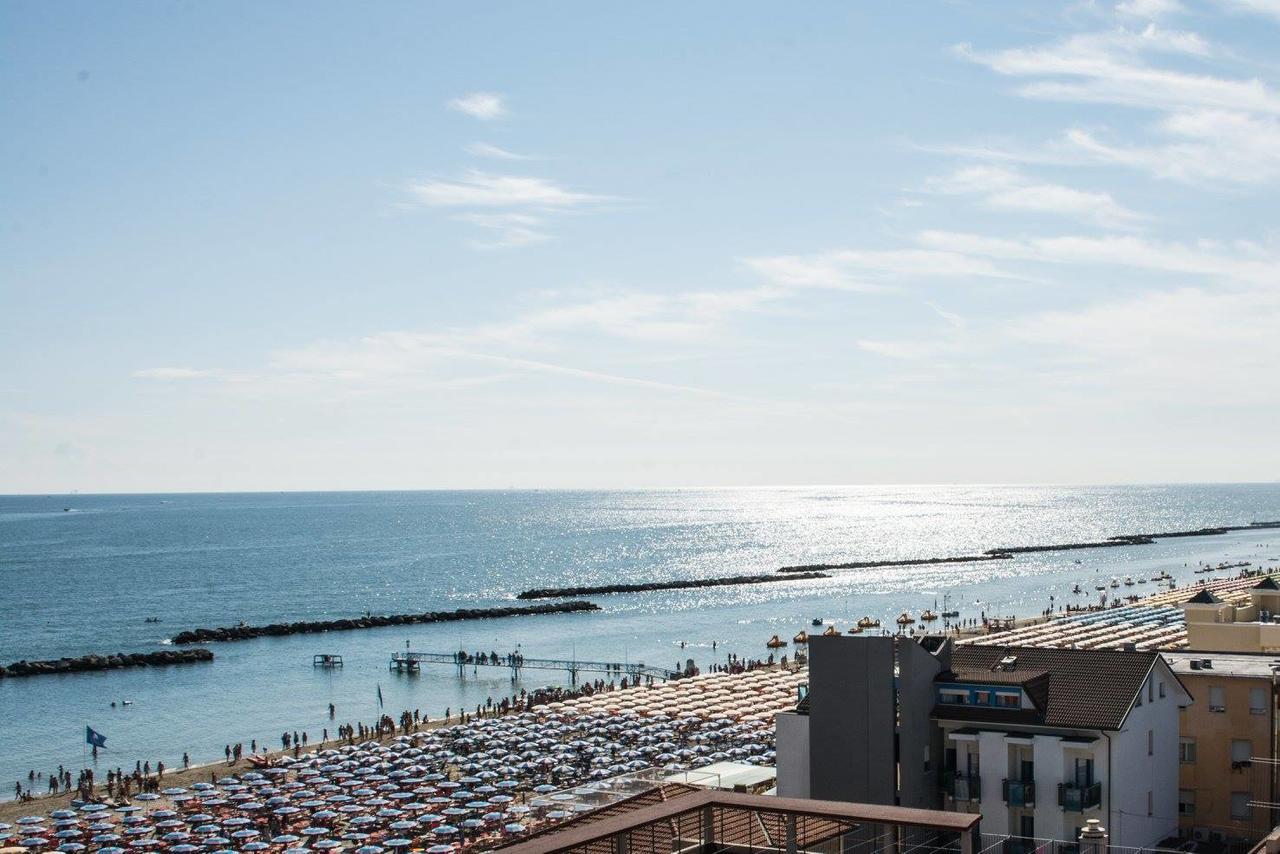Hotel Miranda بيلاريا-إيجيا مارينا المظهر الخارجي الصورة