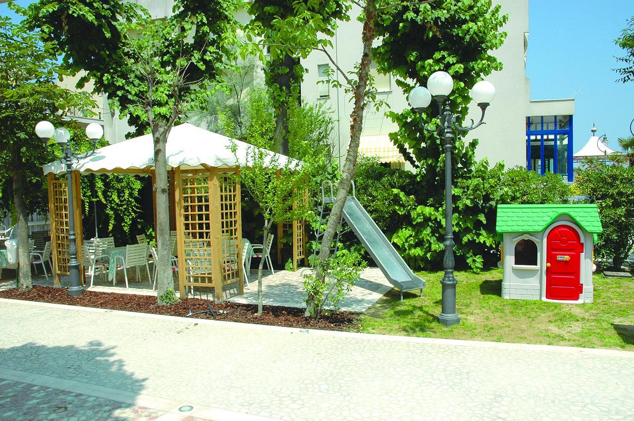 Hotel Miranda بيلاريا-إيجيا مارينا المظهر الخارجي الصورة